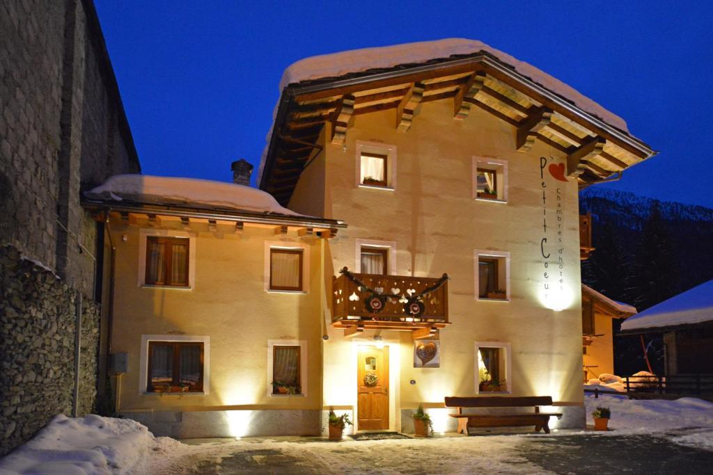 Affittacamere Petit Coeur Champoluc Eksteriør billede